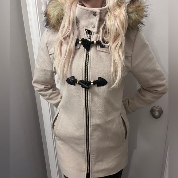 Beautiful, warm Nine West coat. - Picture 2 of 2